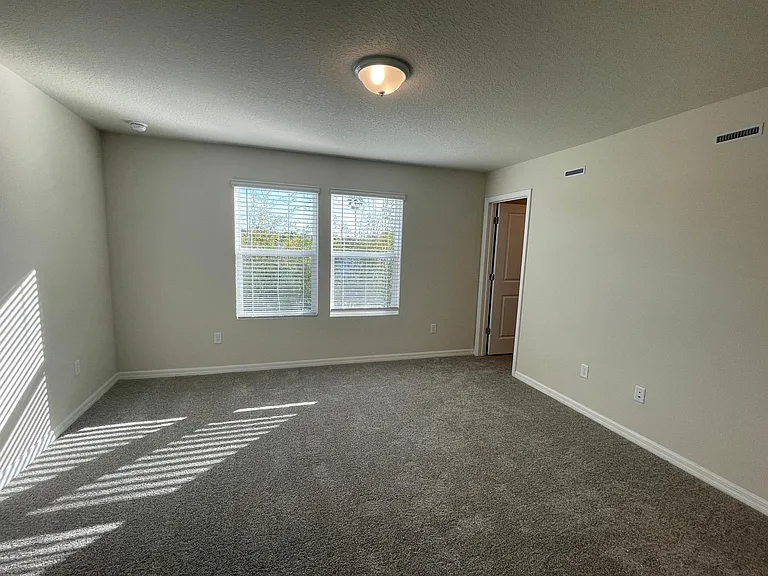 4654 Green Palm Ln — Photo 8