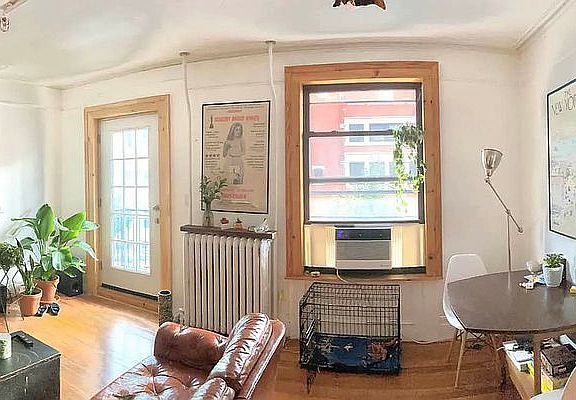 4th image of 714 Leonard St #3