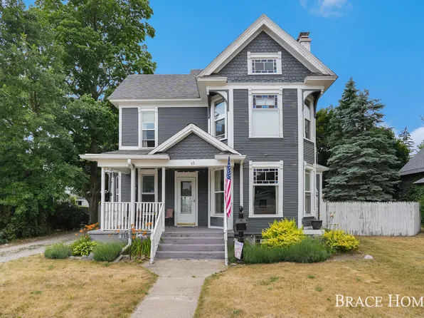 57 Maple St, Sparta, MI 49345