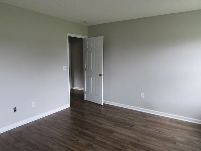 1000A Mayfield Dr — Photo 9