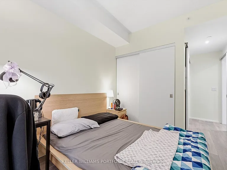 159 Dundas St E #1005 — Photo 17
