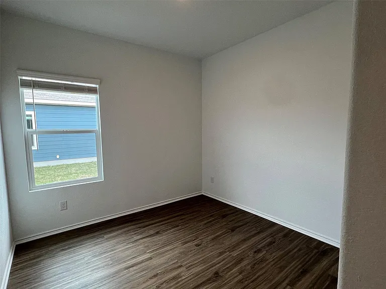 415 Halfmoon Dr — Photo 9