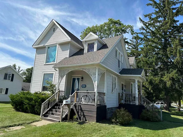 49 Wells St, Croswell, MI 48422