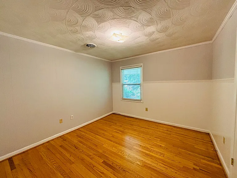 1105 Robin Rd — Photo 15