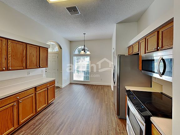 4th image of 1143 Ardmore St