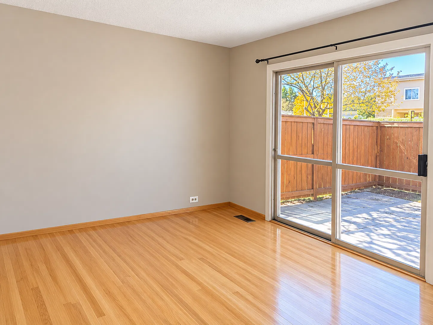 Enjoy Resort-Style Living! 2 Bed, 1.5 Bath Townhouse with Access to an Outdoor Pool and Tennis Co... — Photo 3