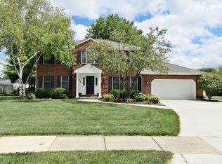 729 Highbury Ln, Geneva, IL 60134