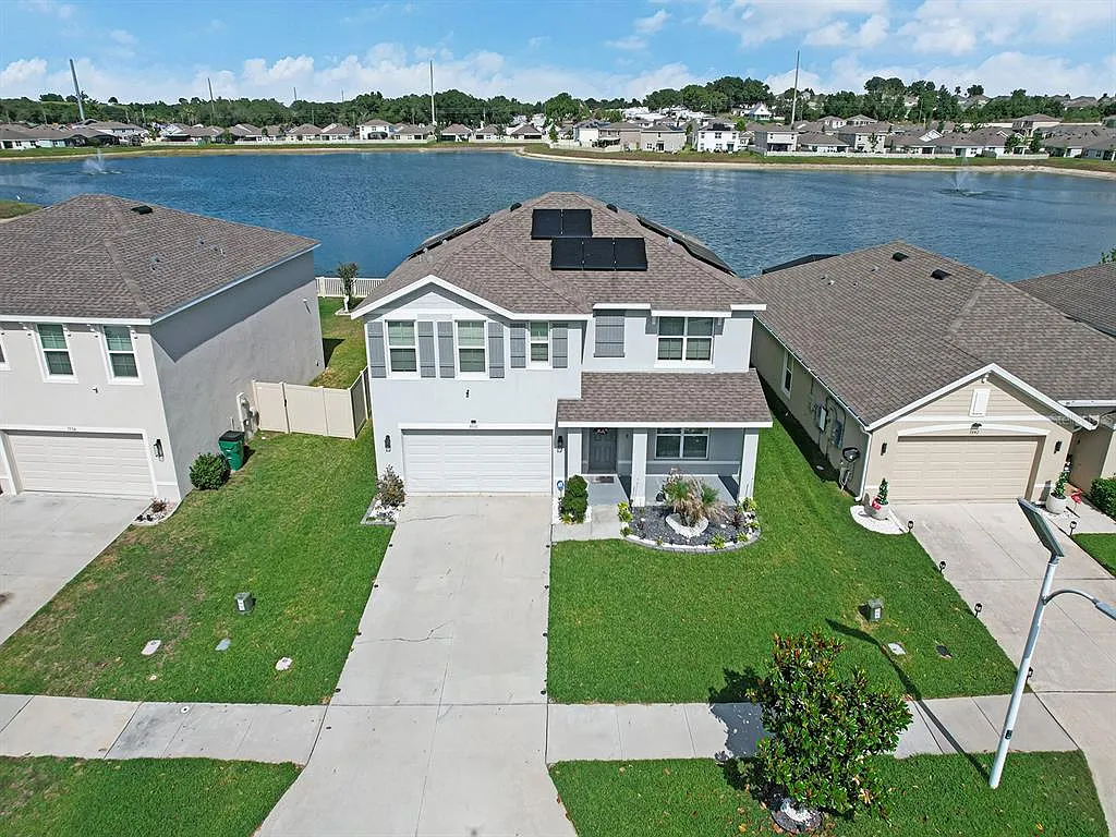 5 bed, 3.0 bath, 2605 sqft, $2,450 — Photo 2