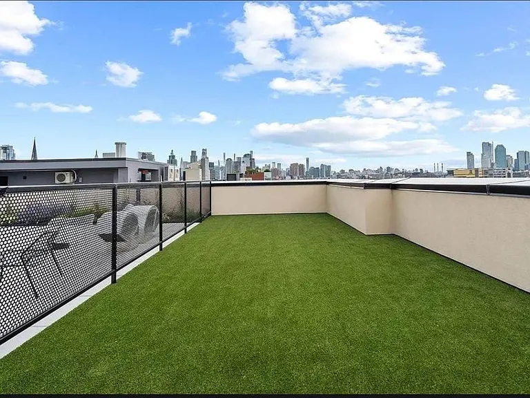 161 Meserole Ave #6B — Photo 8