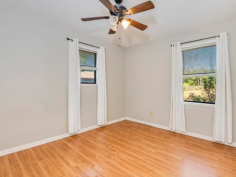 9438 FM 777 — Photo 10