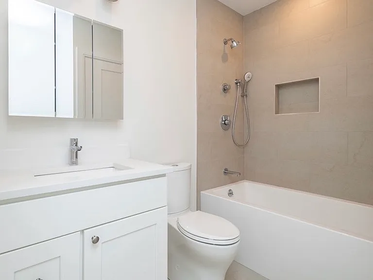 3231 Washington St #3 — Photo 3