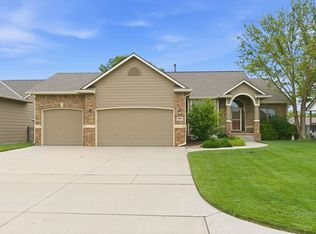 4009 N Lake Ridge Ct, Wichita, KS 67205