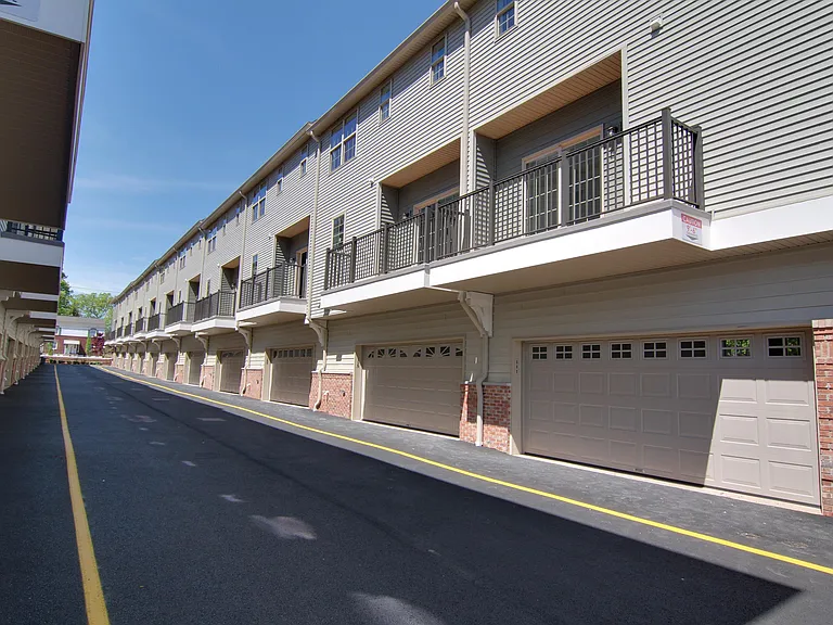Gramercy Townhomes - 205 — Photo 27