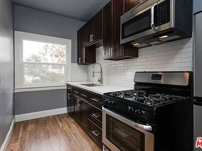 2921 Francis Ave., Los Angeles — Photo 4