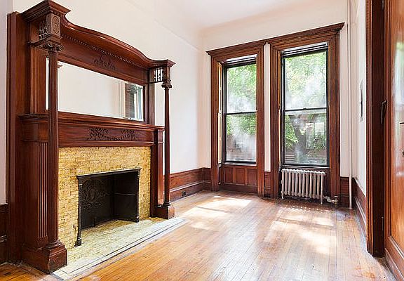 3rd image of 109 W 119th St #1