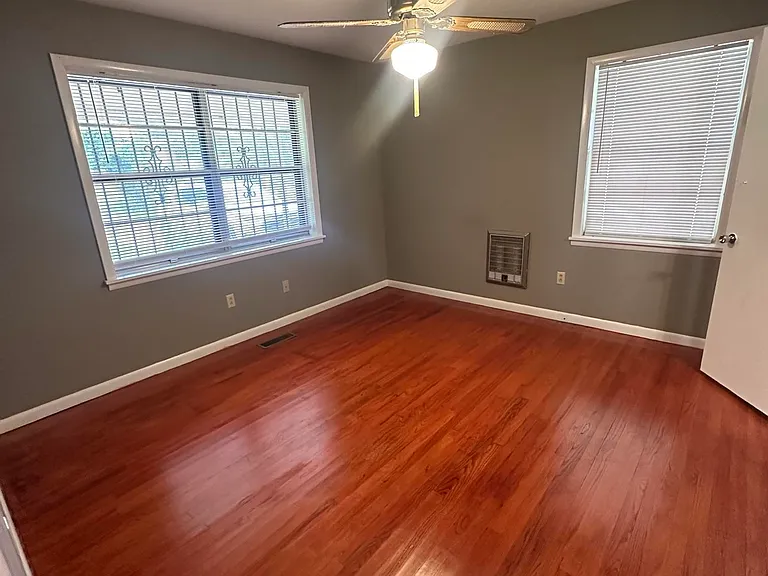 127 Haden Rd — Photo 3