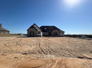 815 Valley Ridge Rd, Van Alstyne, TX 75495