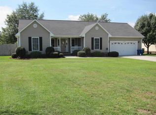206 English Walnut Dr, Richlands, NC 28574