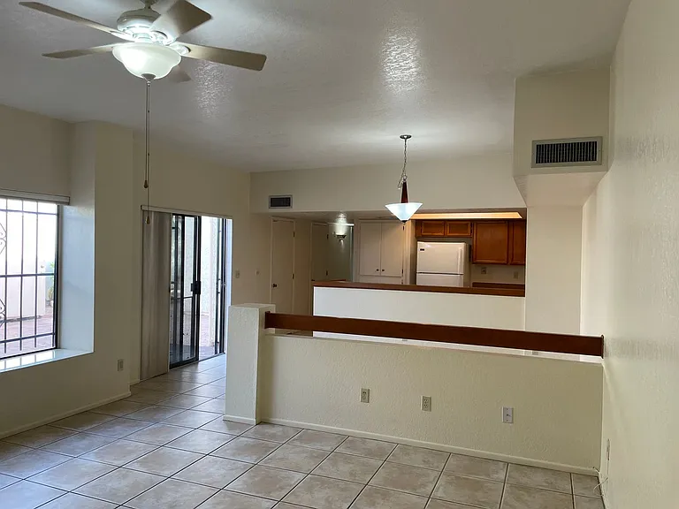 716 N Hayden Dr — Photo 11