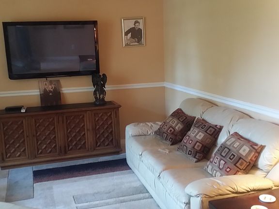 2nd image of 8229 Laurel Lakes Blvd