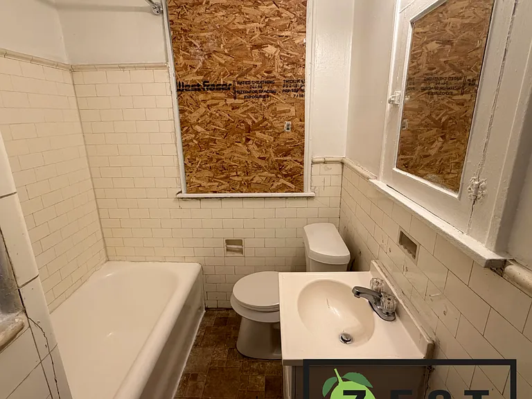 4336 & 4338 W Buena Vista St — Photo 6