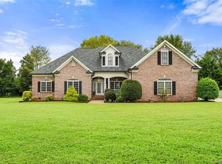 8200 Craighead Rd, Harrisburg, NC 28075