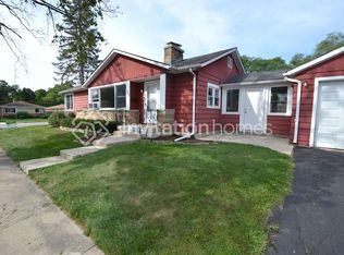 426 N Ellsworth Ave, Villa Park, IL 60181