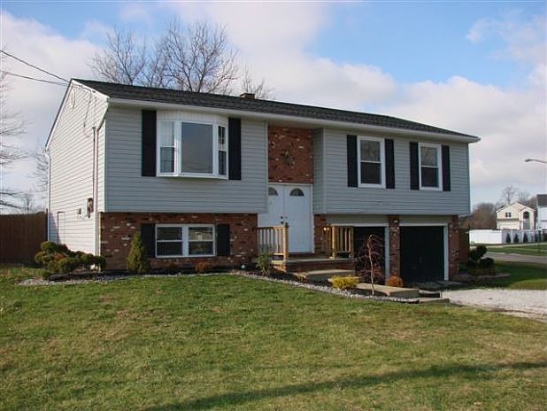 1st image of 143 W Parkway Dr