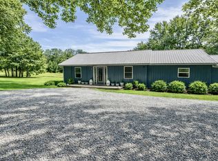 2705 Johnson Branch Rd, Leoma, TN 38468