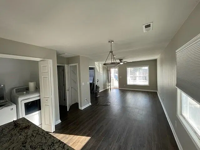 2 bed, 967 sqft, $1,400 — Photo 4
