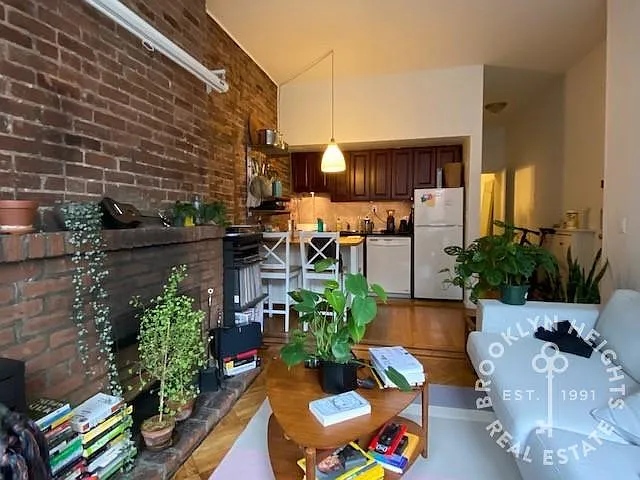 211 Clinton St #2A — Photo 2