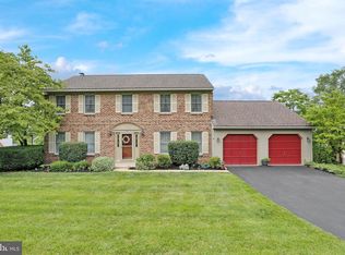 15 Estates Dr, Reading, PA 19606