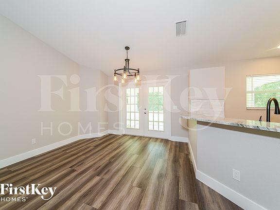 4th image of 2670 Denicke St