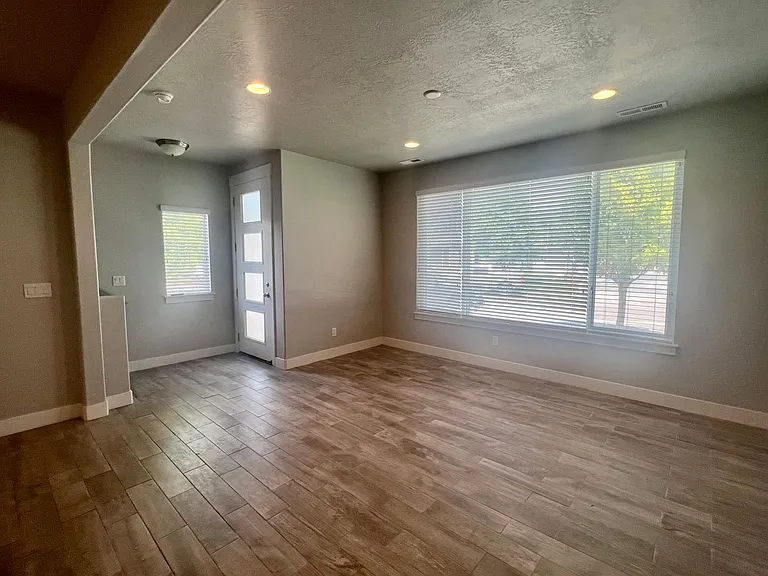 1732 W Thira Ln — Photo 4