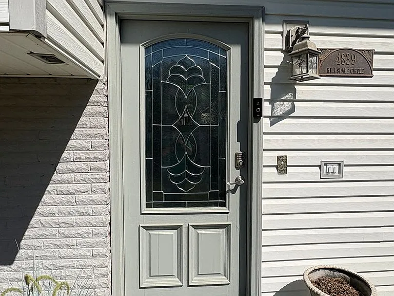 4839 Hillsdale Cir — Photo 2