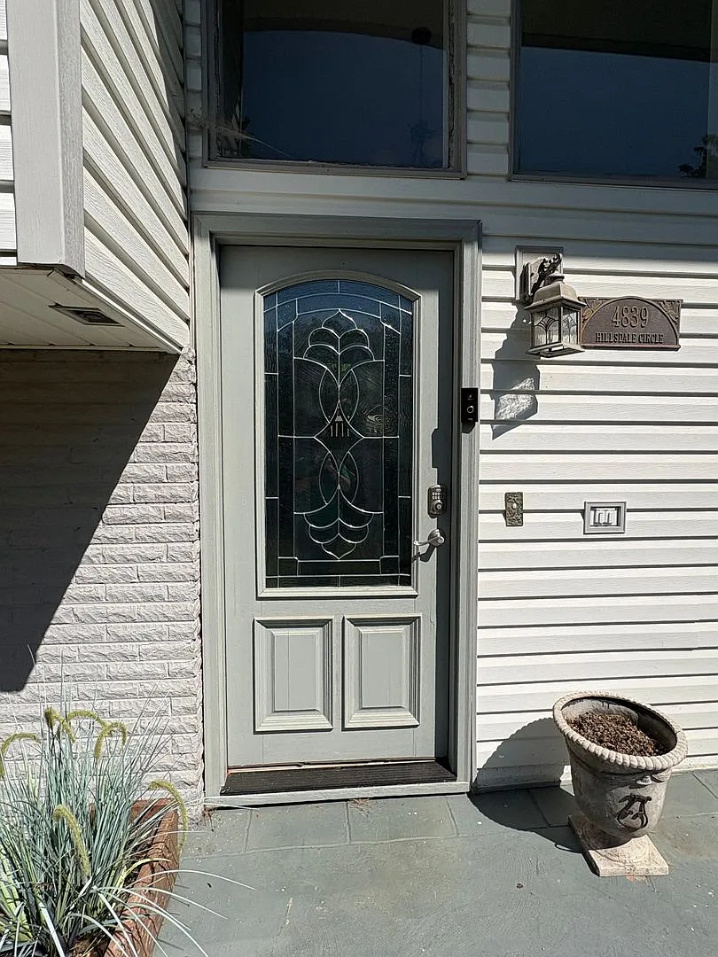 Building Photo - 4839 Hillsdale Cir
