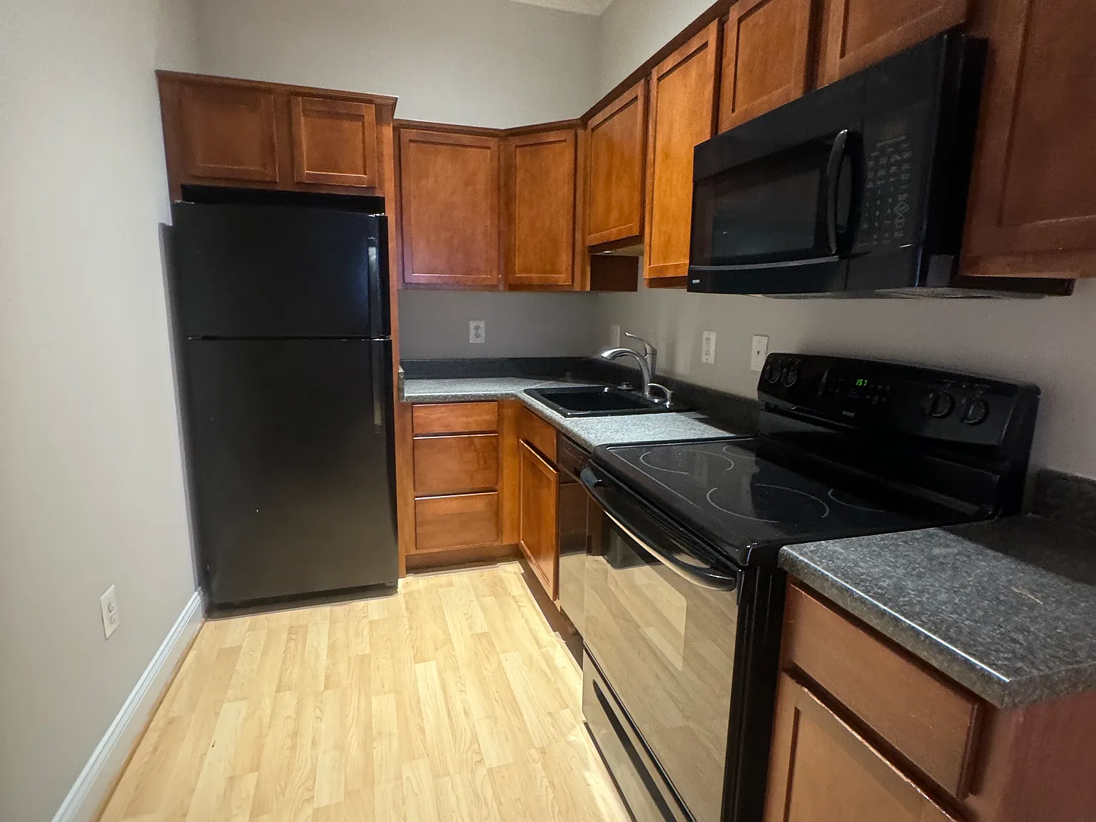 1 bed, $1,595 — Photo 4