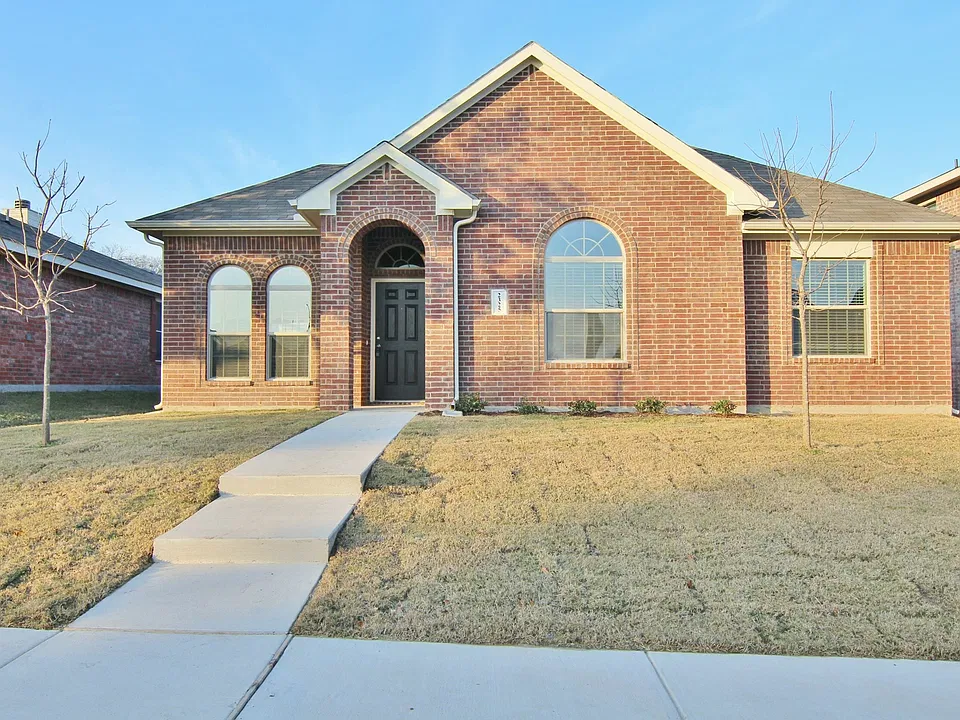 2325 Montrose Ln