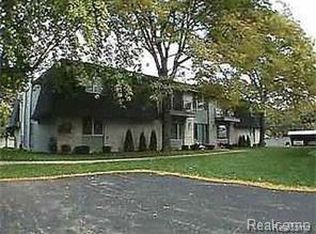 19830 W Twelve Mile Rd APT 31, Southfield, MI 48076