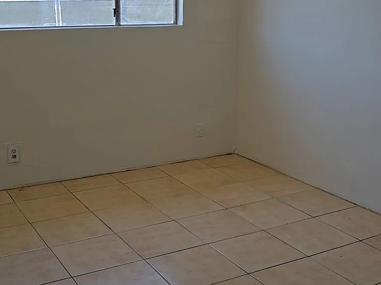 2443 Angela St #D — Photo 8