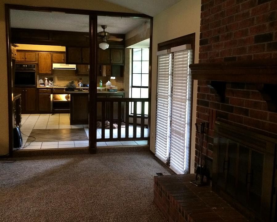 Kitchen Breakfast room and built in office space