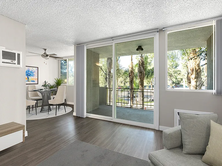 RESIDENCES AT WOODLAKE — Photo 8
