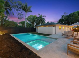 905 13th St N, Naples, FL 34102