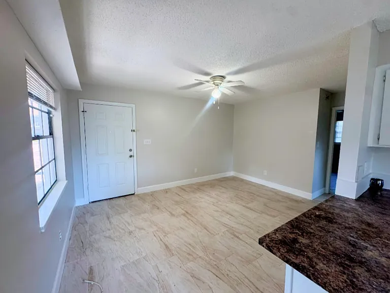 201 E Buchanon Ave #2 — Photo 2