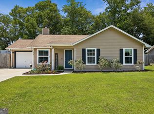 112 Honeysuckle Rd, Kingsland, GA 31548