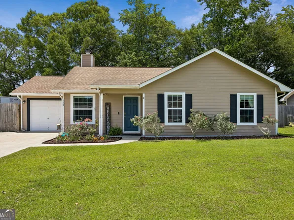 112 Honeysuckle Rd, Kingsland, GA 31548