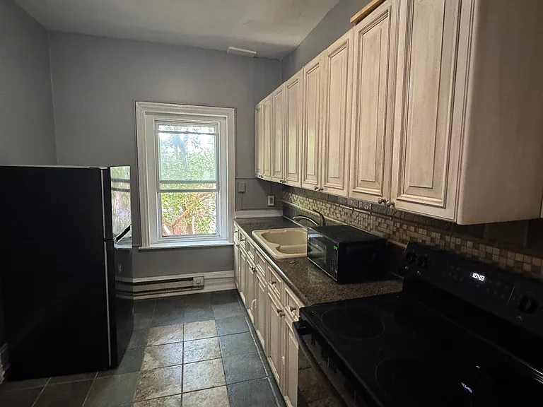 521 Cherry St #2 — Photo 4