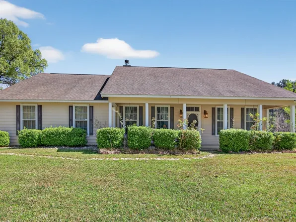 544 Red Strong Rd, Frierson, LA 71027
