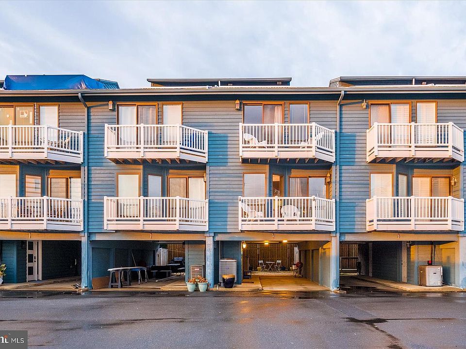 1st image of 40121 Maryland Ave Unit 4