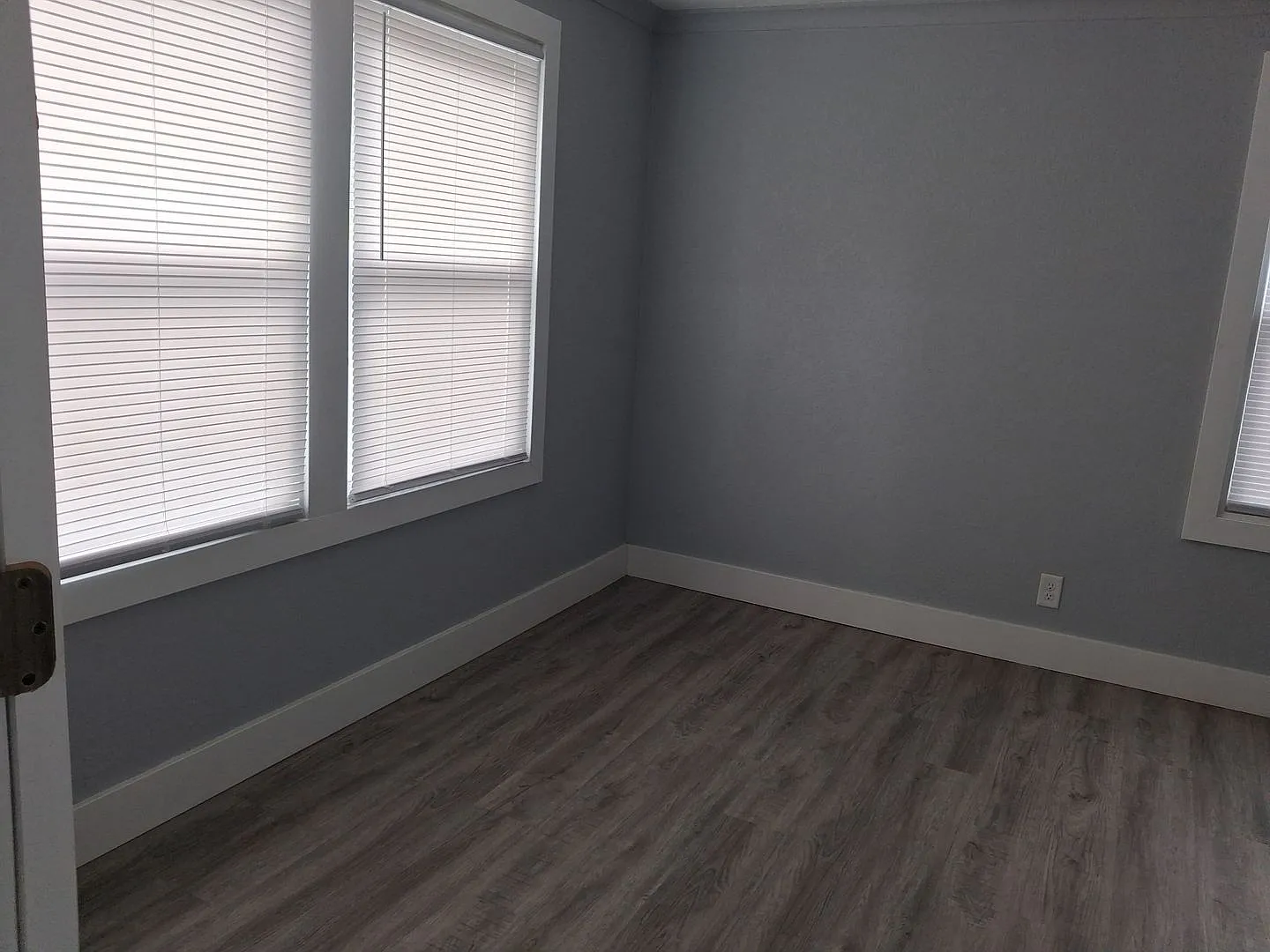 4346 N 28th St — Photo 3